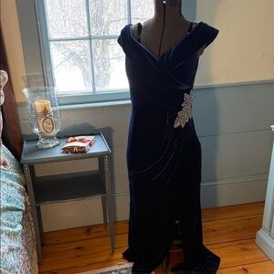 Alex Evenings Navy Blue Velvet Off-Shoulder Maxi Gown with Embellished Waist
